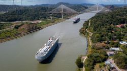 Vista aérea del canal de Panamá en la zona de las esclusas de Pedro Miguel, en Ciudad de Panamá, el 13 de diciembre de 2022.