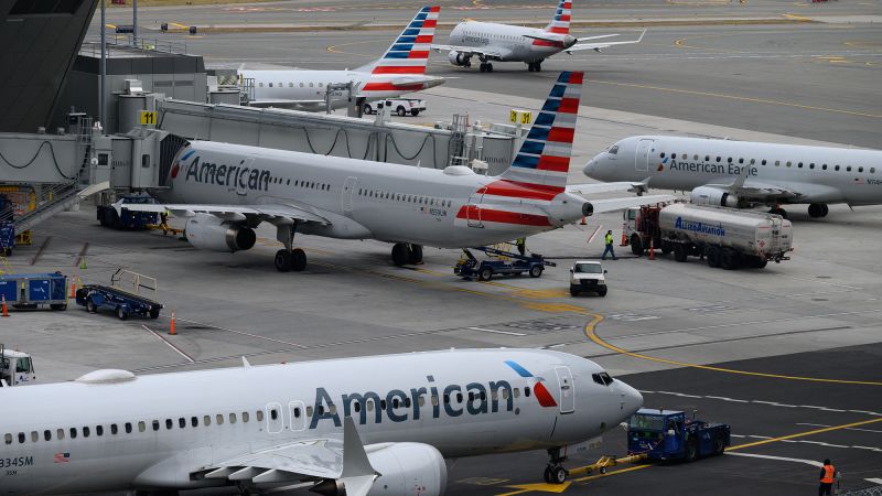 Read more about the article American Airlines flight out of Hawaii told to make ‘expedited climb’ to avoid mountains – CNN