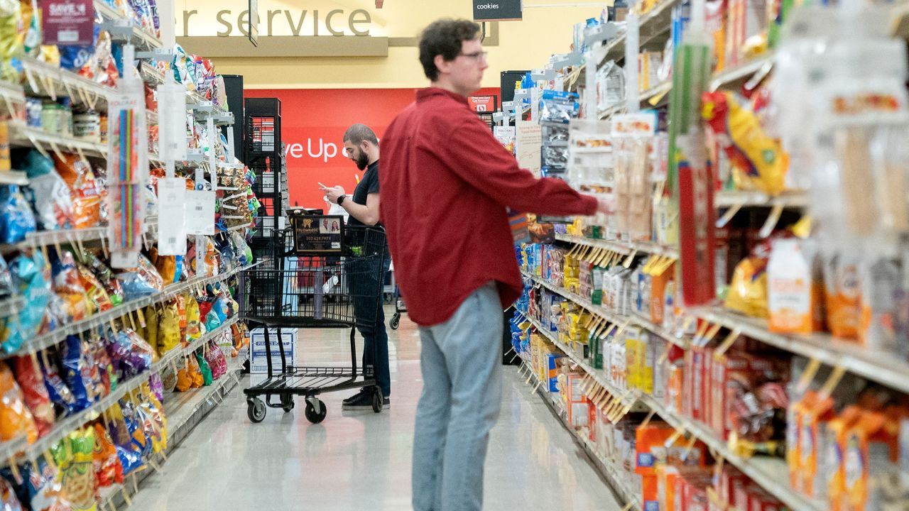 The FDA is proposing new nutrition labels to the front of food packages.