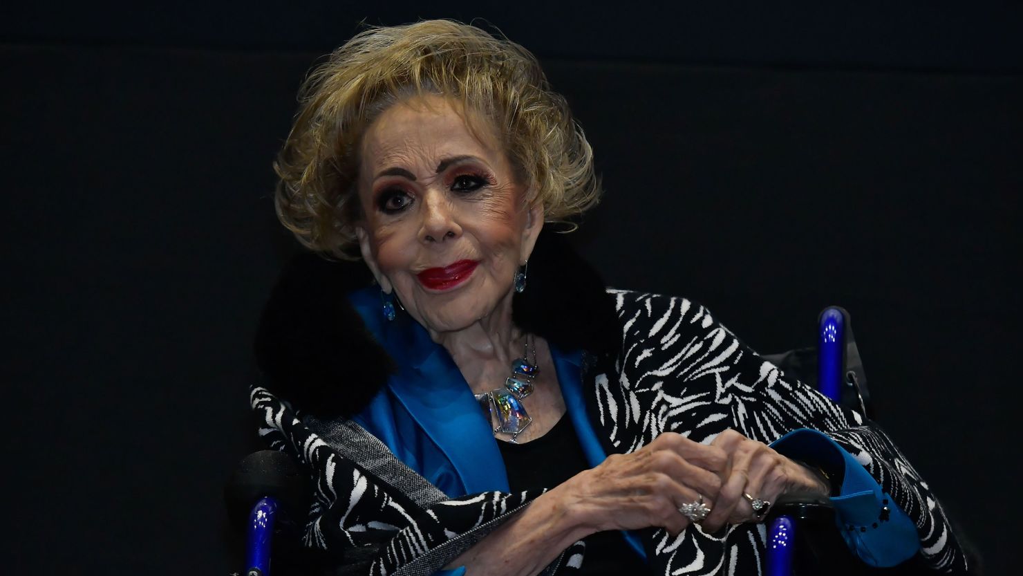 Actress Silvia Pinal, legend of Mexican film and television, dies at 93 |  CNN