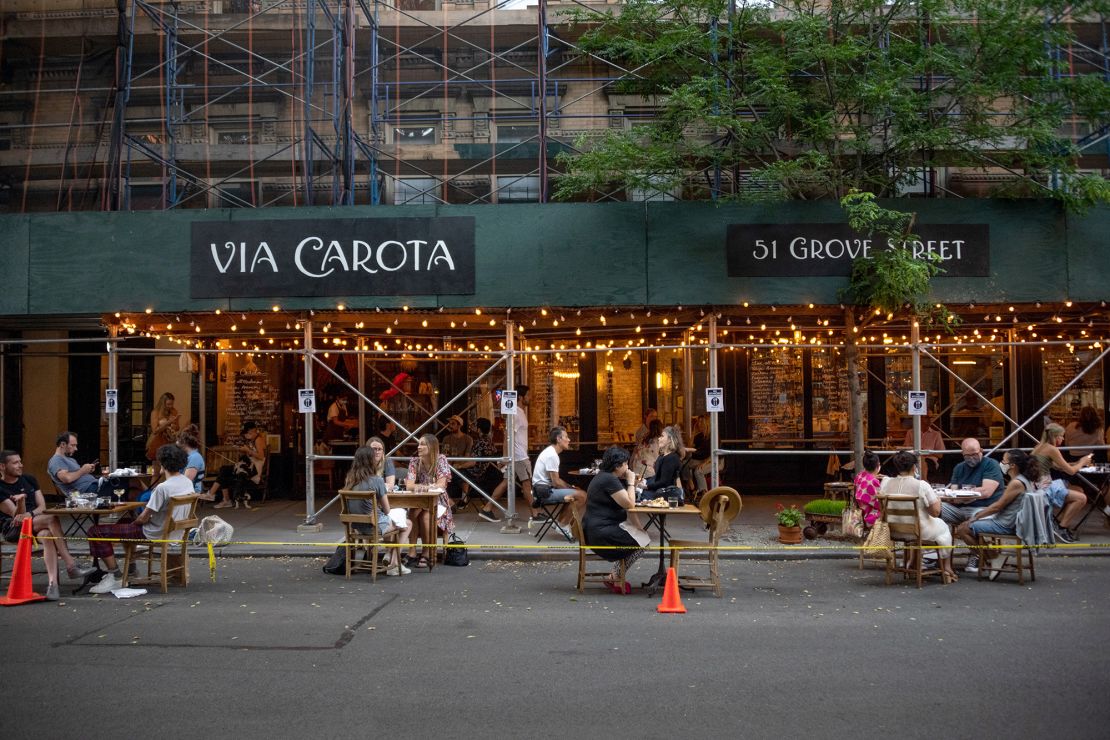Chef Alex Stupak says restaurants without outdoor dining spaces are now 