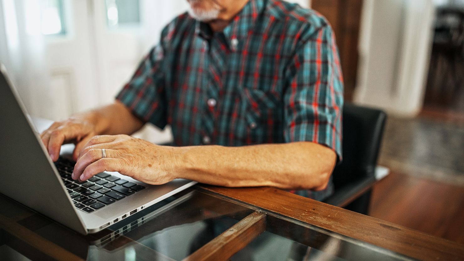 Use of computers and other forms of technology was linked with a lower risk of cognitive impairment, new research has found.