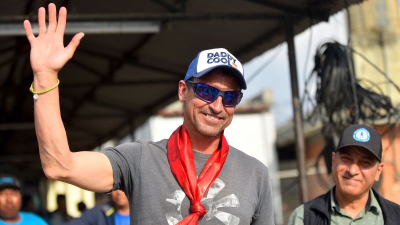 Британски планински водач мащабира Маунт Еверест в неделя за 19 и