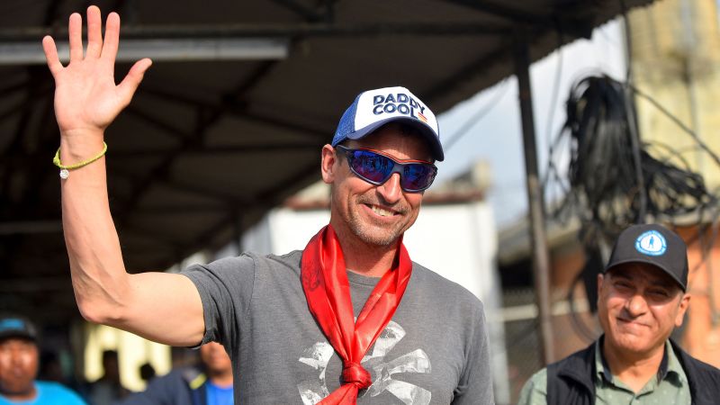 Mount Everest: British mountaineer breaks climbing record for non-Nepali Mount Everest: British mountaineer breaks climbing record for non-Nepali
