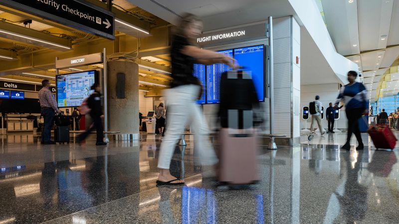 Solo flyers on US flights can pay much more than those traveling as a pair, report finds