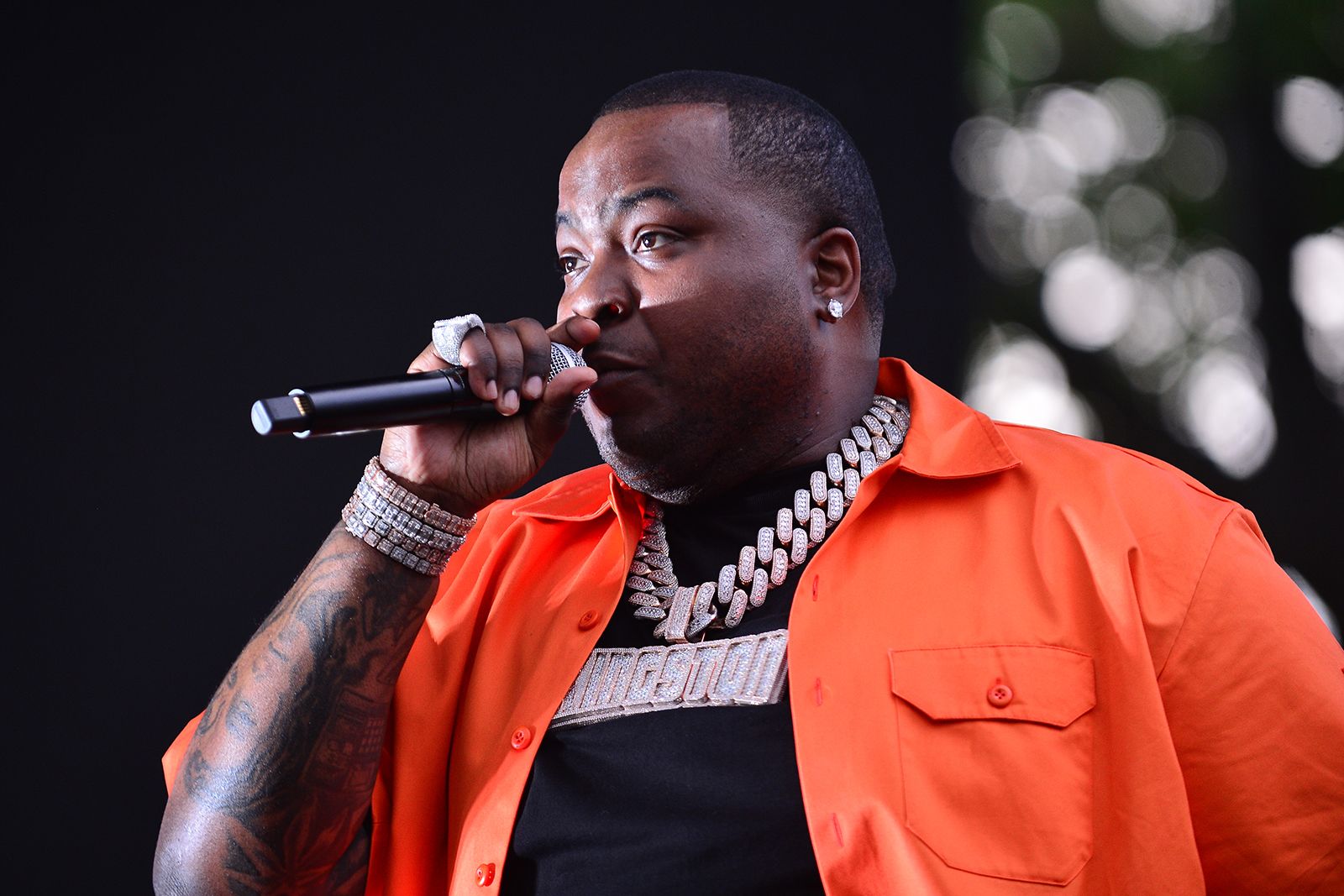 Sean Kingston and his mother arrested on fraud and theft charges after SWAT  raid of the rapper's home | CNN