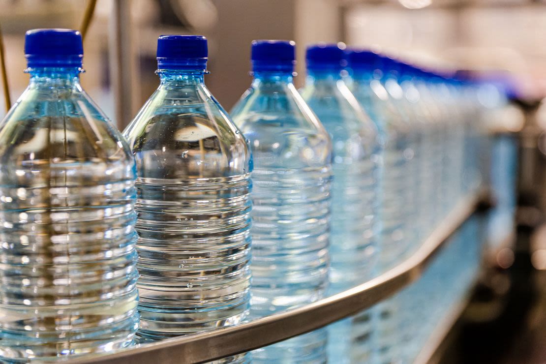 El manual recomendará un "kit de supervivencia" que incluya seis litros de agua embotellada.