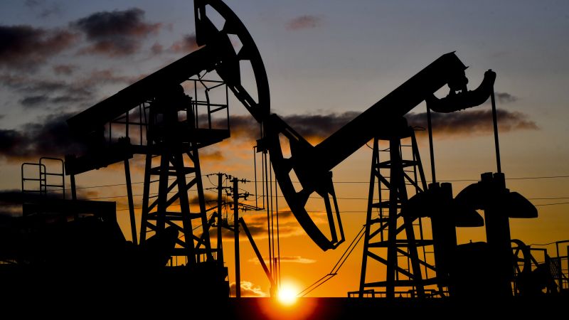 Мнение: Инвестирането в нефт и газ вече няма смисъл