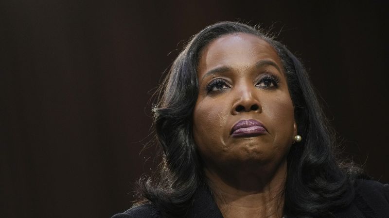 Trump legitimate inns new legal referral towards fired Fed governor Lisa Cook dinner | The Gentleman Report Trade