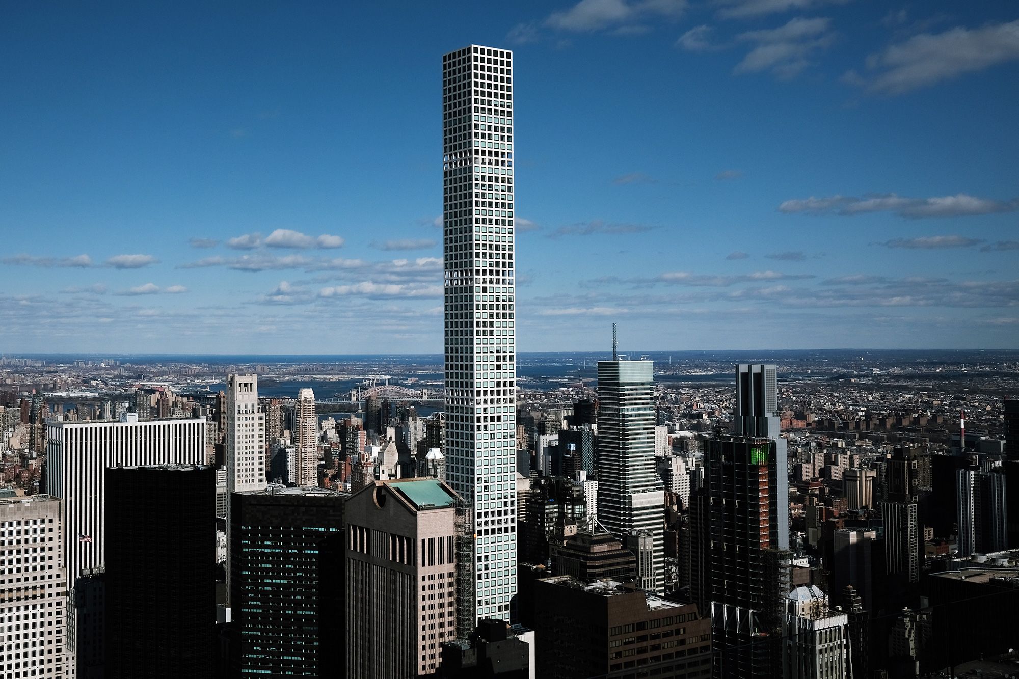 The condo board at 432 Park Avenue claims the skyscraper's developers failed to disclose the extent of damage that has resulted in flooding and impacted the value of their multimillion-dollar properties.
