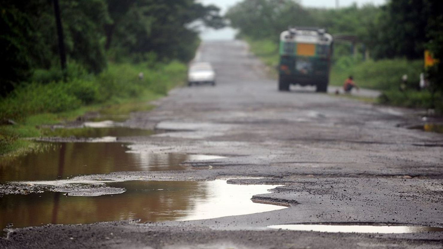 Imagen de la vieja y abandonada carretera Panamericana en Ojo de Agua, entre Managua y León, tomada el 14 de octubre de 2011.