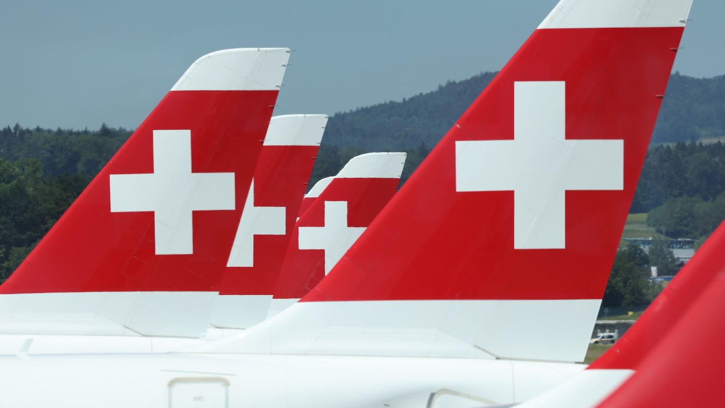 swiss-plane-makes-emergency-landing-due-to-smoke-on-board