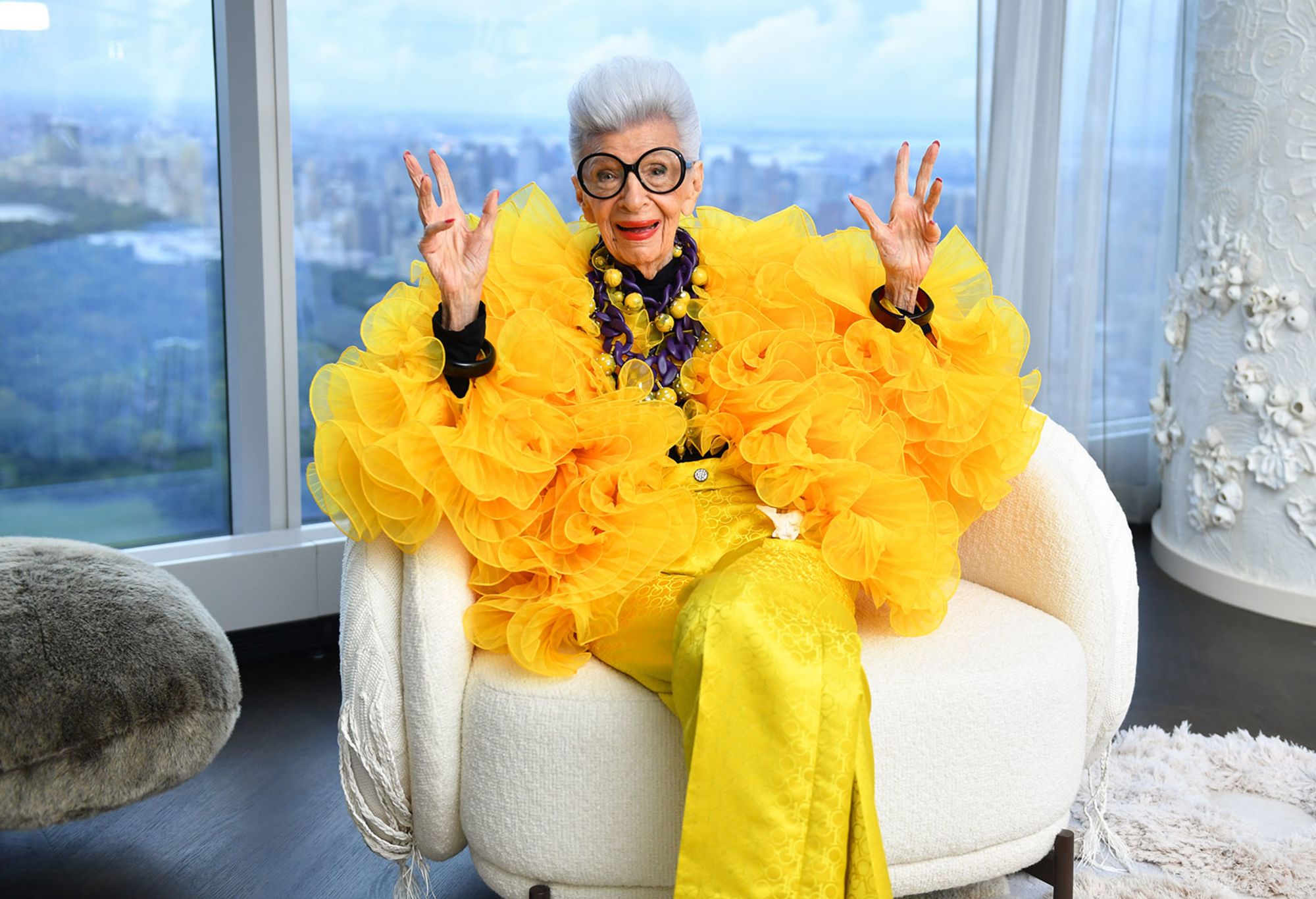 Iris Apfel, the 97-Year-Old Fashion Icon, Signs With Modeling