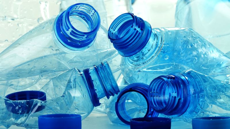 Съществуват 16 000 пластмасови химикала, много от тях опасни и нерегулирани, се казва в доклада