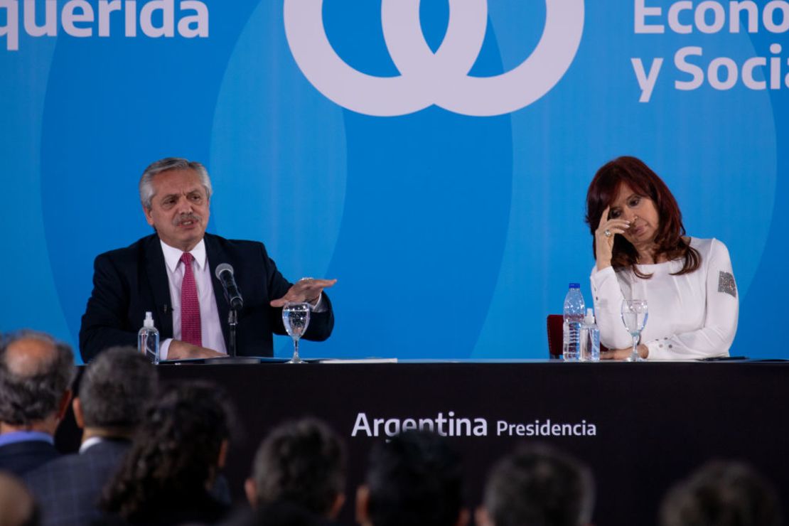 El presidente de Argentina, Alberto Fernandez, junto a la vicepresidenta Cristina Fernandez en 2021.