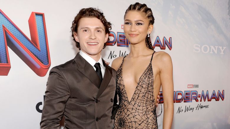 LOS ANGELES, CALIFORNIA - DECEMBER 13: (L-R) Tom Holland and Zendaya attend Sony Pictures' "Spider-Man: No Way Home" Los Angeles Premiere on December 13, 2021 in Los Angeles, California. (Photo by Amy Sussman/Getty Images)