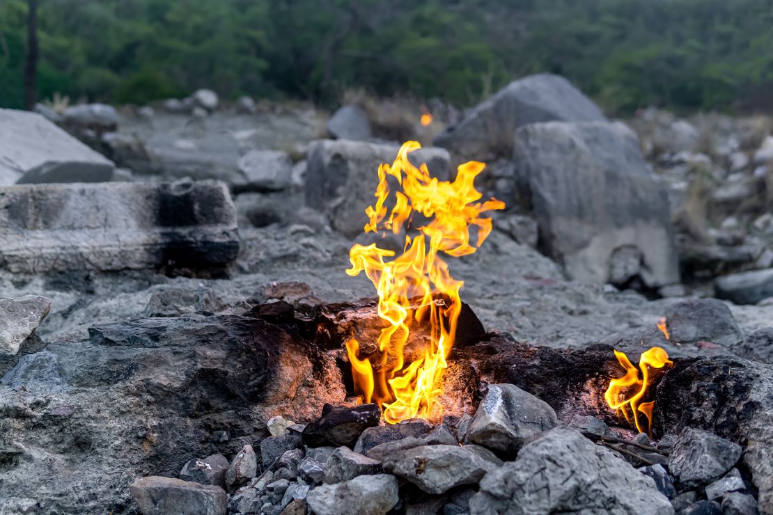 Igneous rocks at Yanartaş help form methane, which catches fire at the surface.