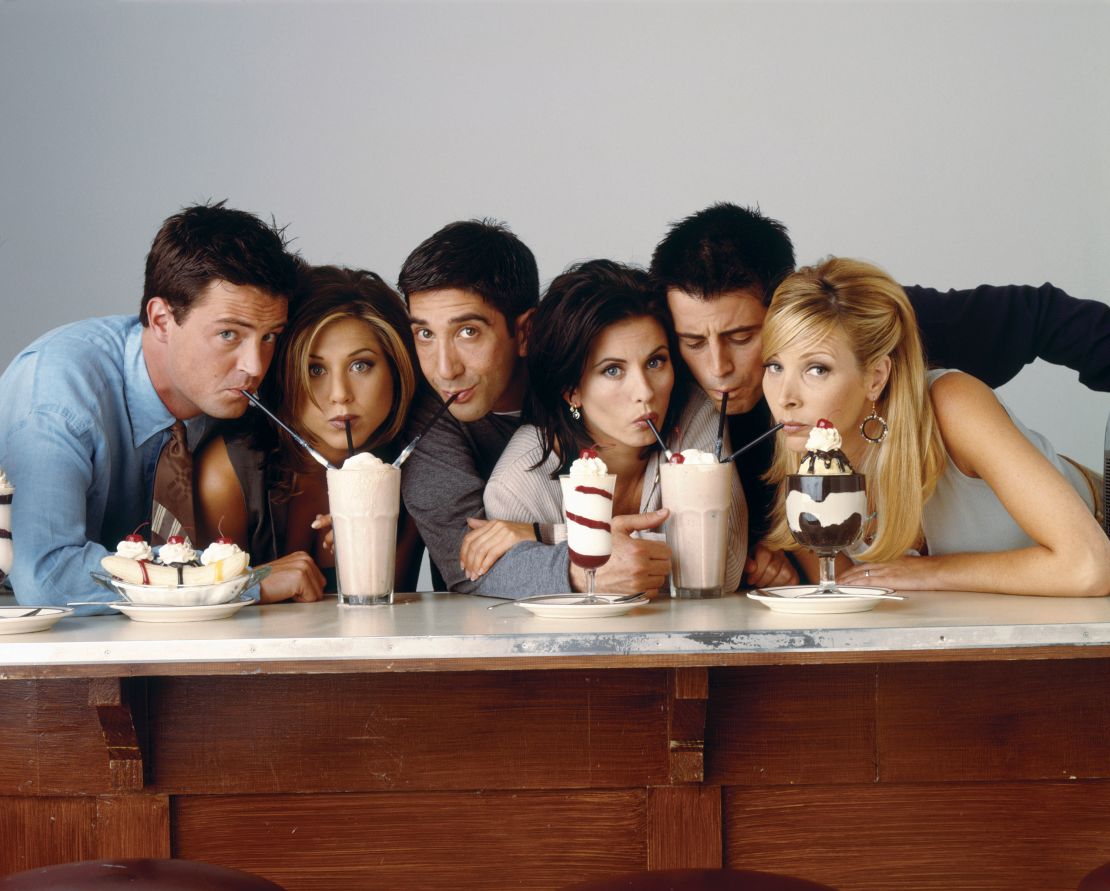 (From left) The cast of 'Friends,' Matthew Perry, Jennifer Aniston, David Schwimmer, Courteney Cox, Matt LeBlanc and Lisa Kudrow in 1995.