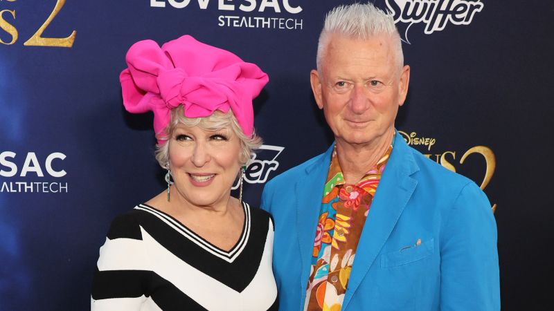 Bette Midler’s secret to a happy, 40-year marriage? Separate beds | CNN