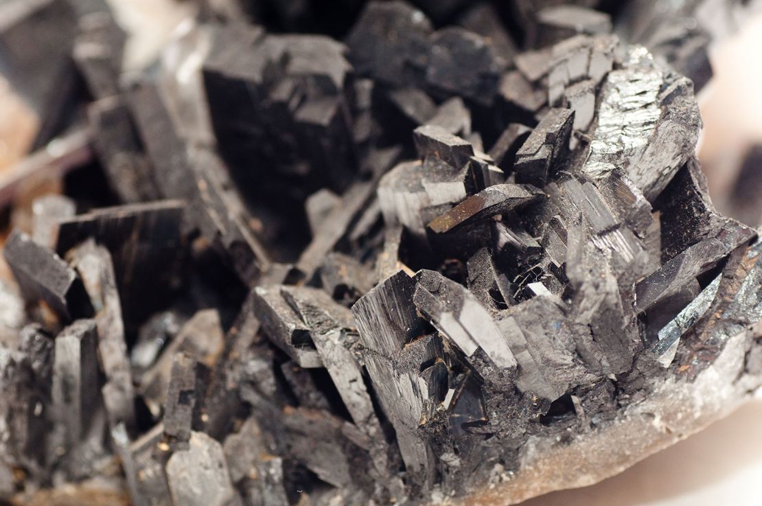 Closely related to tungsten, wolframite is used in the manufacture of light bulb filaments.