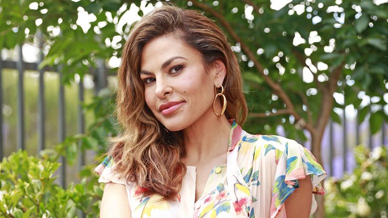 NOVEMBER 18, 2022: SYDNEY, NSW - (EUROPE AND AUSTRALASIA OUT) Actress Eva Mendes poses during a McHappy Day visit to Ronald McDonald House in Sydney, New South Wales. (Photo by Tim Hunter / Newspix via Getty Images)