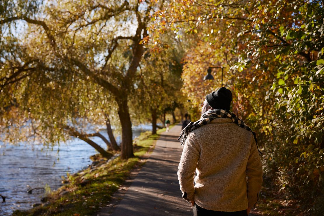 Research shows that outdoor activities, such as a short, leisurely walk in the park, can help reduce anxiety and improve your mood.