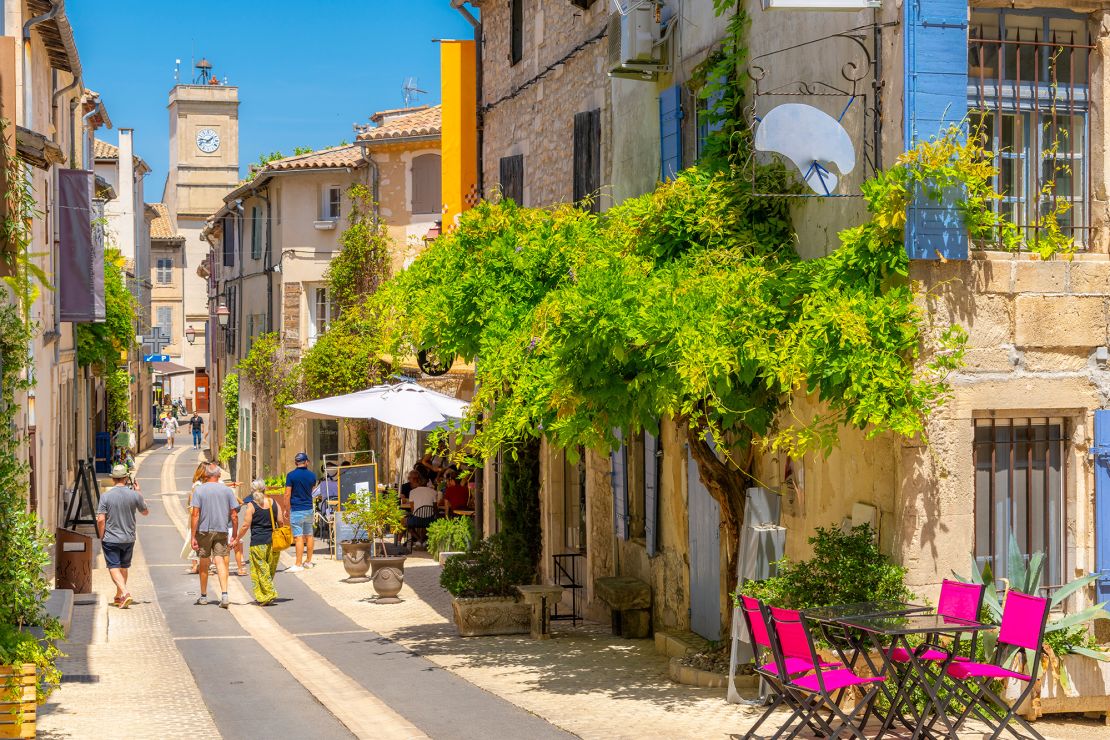 Jane Satow opened her cooking school in the old center of the picturesque town of Saint-Remy de Provence.