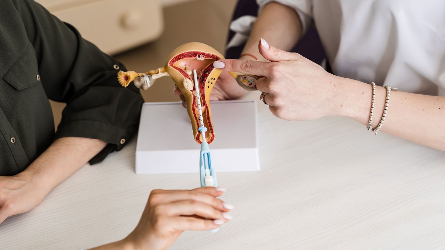Getting an IUD can hurt. New guidelines say doctors should help patients manage the pain | CNN