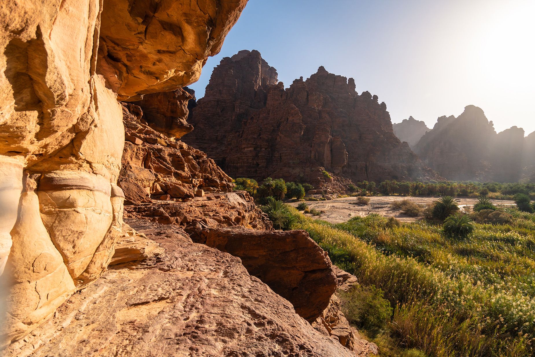 Wadi Al Disah is a green, spring-fed valley, known as “valley of the palm trees”, surrounded by towering sandstone cliffs in the mountains of southwest Tabuk province.