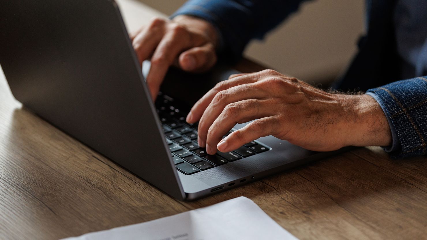 Have you been out of work and actively searching for a job for months or longer? We'd like to hear about your experience for an upcoming article.
