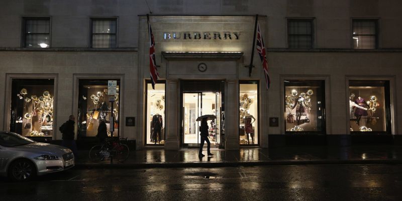 Burberry pierde el 56 de su valor por caida de ventas y ganancias