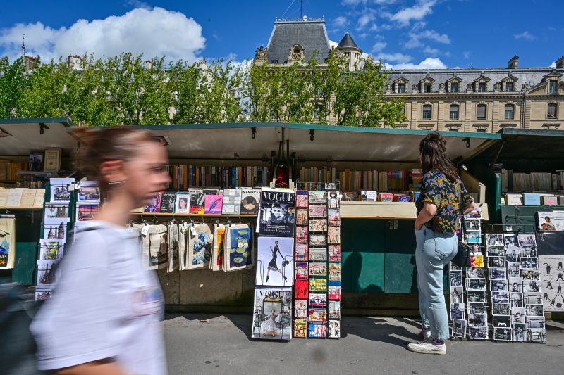cnn.com - Cecilia Laurent Monpetit - How a 475-year-old book market in the center of Paris is surviving in a digital world