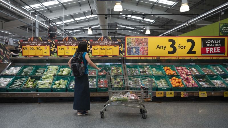 По-малък избор и по-високи цени? Великобритания се подготвя за проверки за Брекзит на вноса на храни