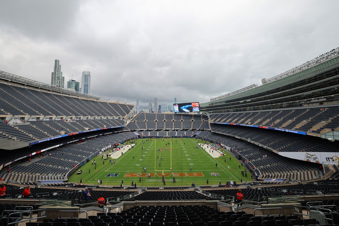 Uma visão geral de dentro do Soldier Field.