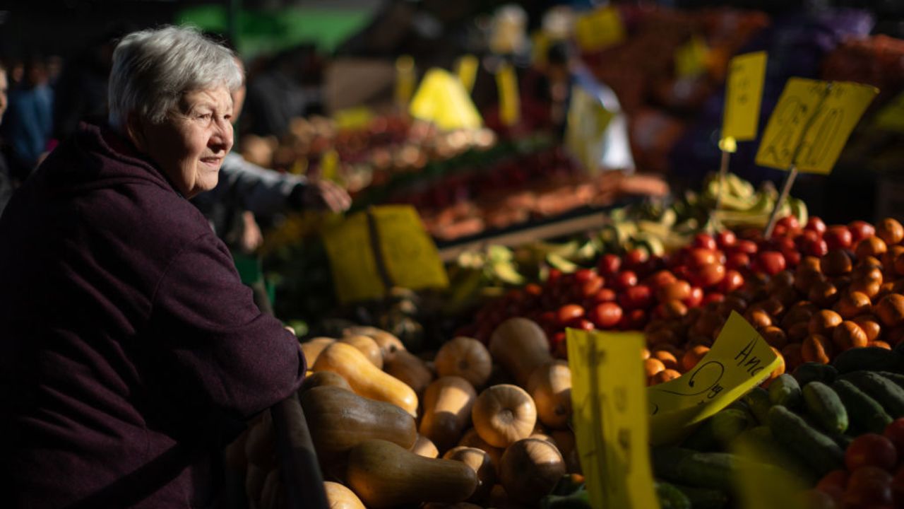 BUENOS AIRES, ARGENTINA - SEPTEMBER 01: A woman buys vegetables at the Buenos Aires Central Market on September 01, 2023 in Buenos Aires, Argentina. Experts expect a two digit inflation rate for August which will contribute to an overall of more than 115% a year. Official figures will be released on September 13th. A 22% unexpected devaluation of the local peso also accelerated the increase in the cost of living. (Photo by Tomas Cuesta/Getty Images)