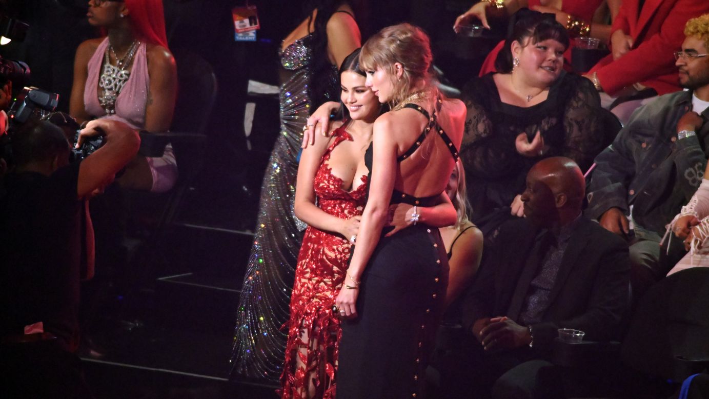 Selena Gomez and Taylor Swift at the 2023 MTV Video Music Awards.