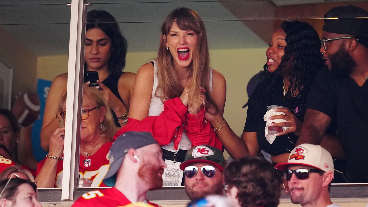 KANSAS CITY, MISSOURI - SEPTEMBER 24: Taylor Swift reacts during the first half of a game between the Chicago Bears and the Kansas City Chiefs at GEHA Field at Arrowhead Stadium on September 24, 2023 in Kansas City, Missouri. (Photo by Jason Hanna/Getty Images)