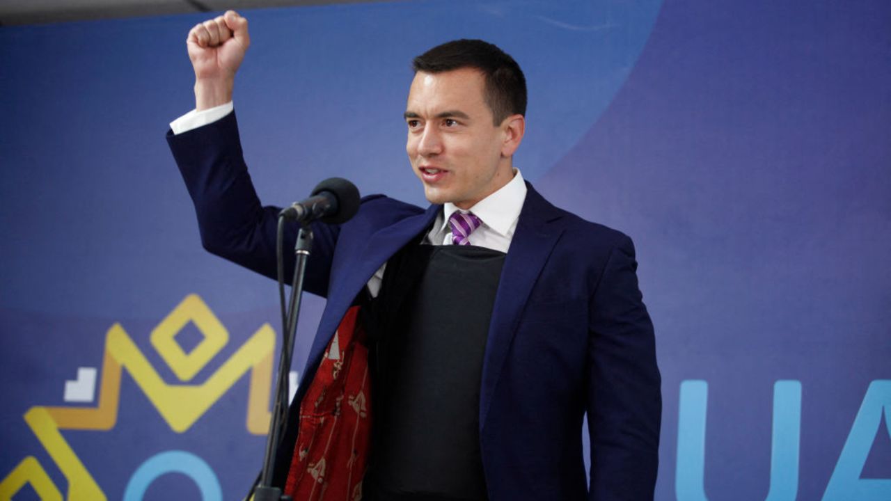 Ecuadorian presidential candidate Daniel Noboa, of the National Democratic Action alliance, speaks upon his arrival to participate in a presidential debate on the public channel in Quito on October 1, 2023, ahead of the October 15 runoff. (Photo by Galo Paguay / AFP) (Photo by GALO PAGUAY/AFP via Getty Images)