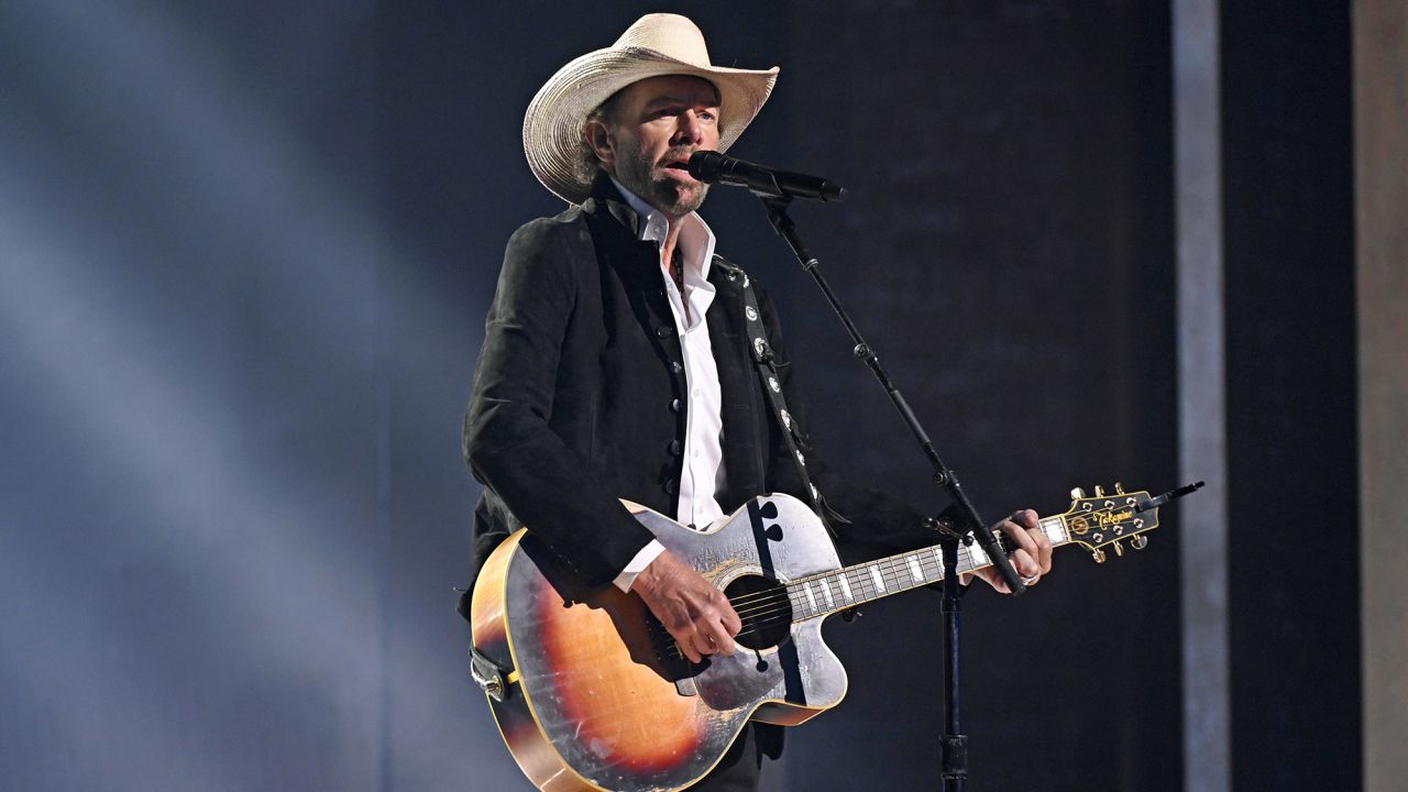 NASHVILLE, TENNESSEE - SEPTEMBER 28: 2023 PEOPLE'S CHOICE COUNTRY AWARDS -- Pictured: Toby Keith performs on stage during the 2023 People's Choice Country Awards held at the Grand Ole Opry House on September 28, 2023 in Nashville, Tennessee. (Photo by Katherine Bomboy/NBC via Getty Images)