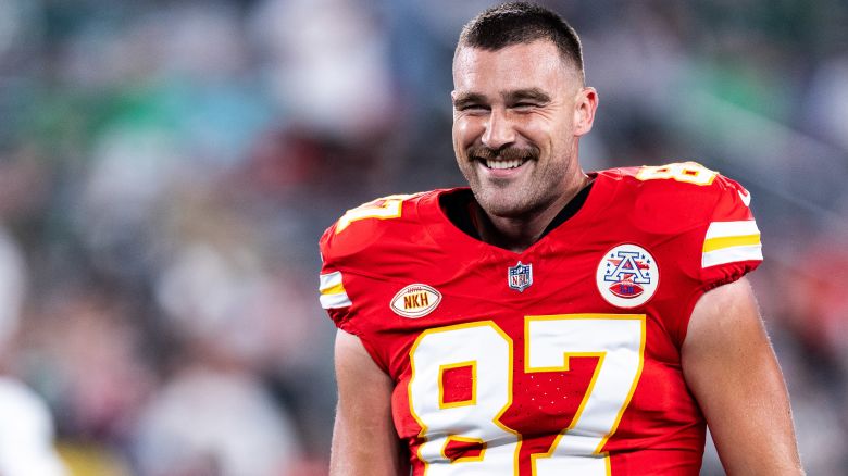 EAST RUTHERFORD, NEW JERSEY - OCTOBER 01: Travis Kelce #87 of the Kansas City Chiefs looks on prior to the game New York Jets at MetLife Stadium on October 01, 2023 in East Rutherford, New Jersey. (Photo by Dustin Satloff/Getty Images)