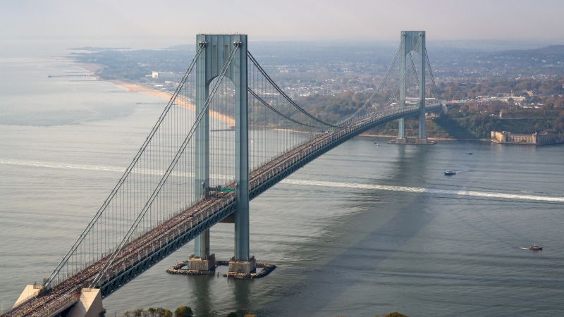 Ню Йорк затваря мостове за своя маратон. Бегачите трябва да платят неплатените пътни такси, изисква MTA