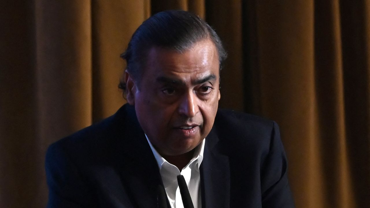 Chairman and managing director of Reliance Industries Mukesh Ambani delivers a speech during the inauguration of the Bengal Global Business Summit (BGBS) in Kolkata on November 21, 2023. (Photo by DIBYANGSHU SARKAR / AFP) (Photo by DIBYANGSHU SARKAR/AFP via Getty Images)