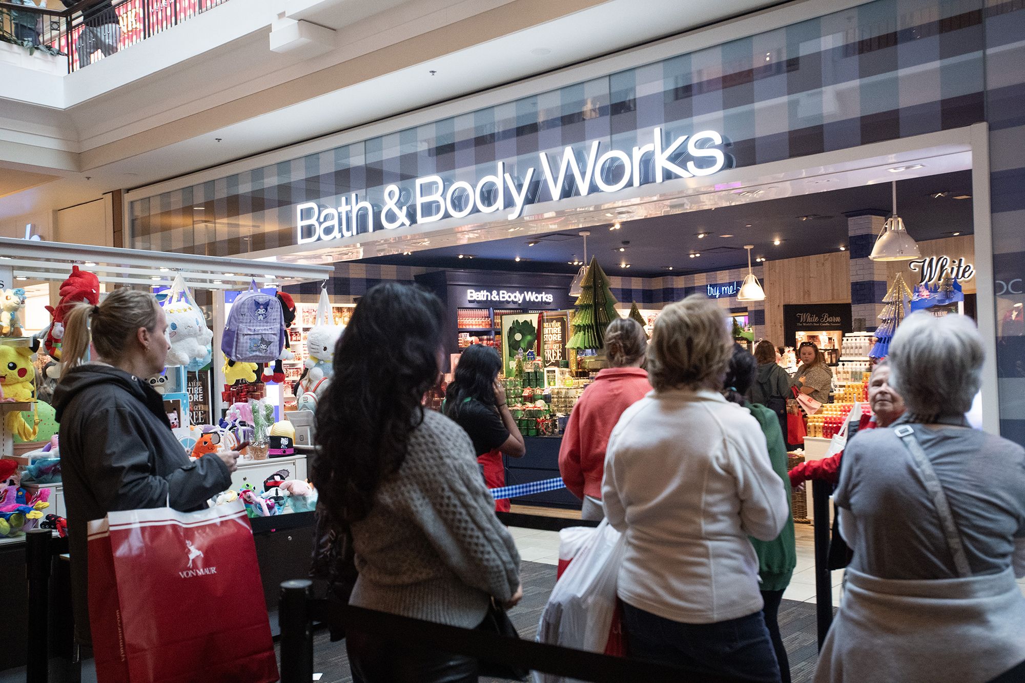 Inventing the scent of Christmas: How Bath & Body Works comes up with its  annual slew of holiday products