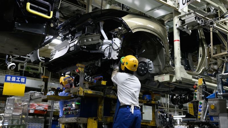 Japan\'s Economy Grows 0.4% Avoiding Recession