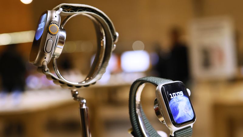 Federal court blocks Apple Watch ban pending appeal