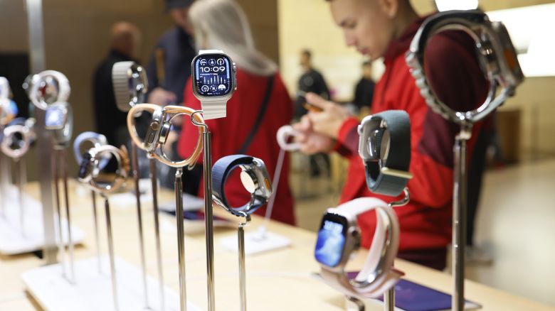Apple Revives Blood Oxygen Monitoring on Smartwatches Amid Legal Challenges