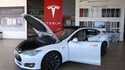 PALO ALTO, CA - NOVEMBER 05:  A Tesla Model S car is displayed at a Tesla showroom on November 5, 2013 in Palo Alto, California. Tesla will report third quarter earnings today after the closing bell.  (Photo by Justin Sullivan/Getty Images)