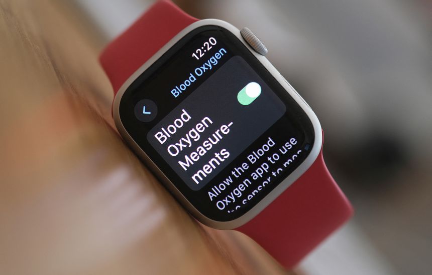 This illustration photo shows an Apple Watch 9 displaying the blood-oxygen level detection settings.