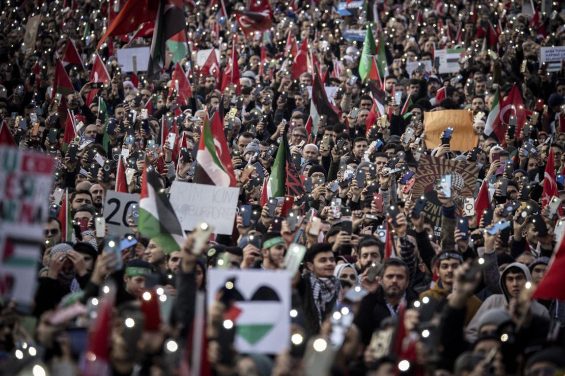 People protest in solidarity with Palestinians in Gaza and the West Bank in Istanbul, Turkey on January 1.