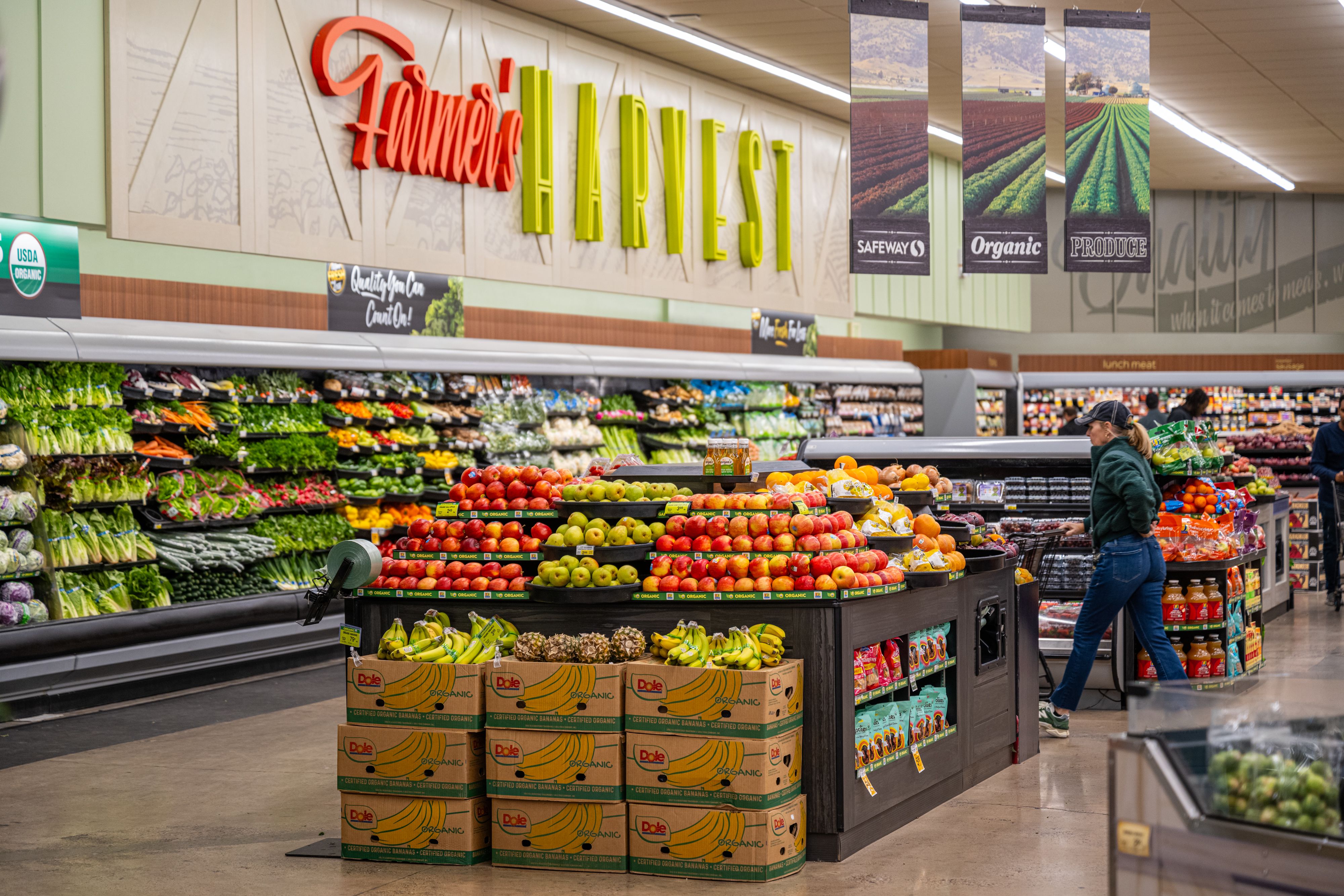 Merging grocery stores and fast food restaurants for online